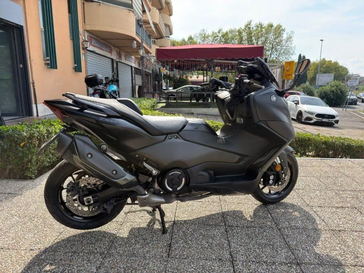 Yamaha T-Max 560 (2022 - 24) (5)
