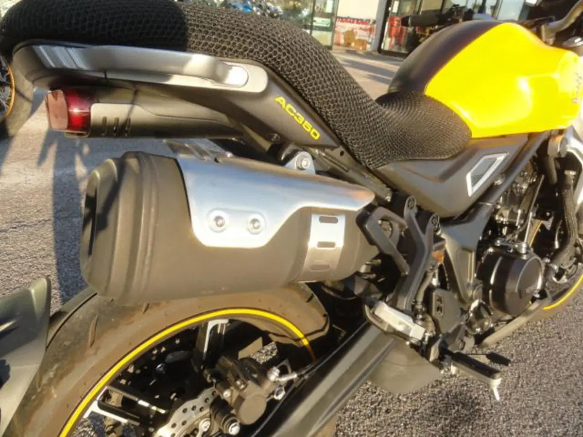 Voge Trofeo 350AC (2022 - 26) (12)