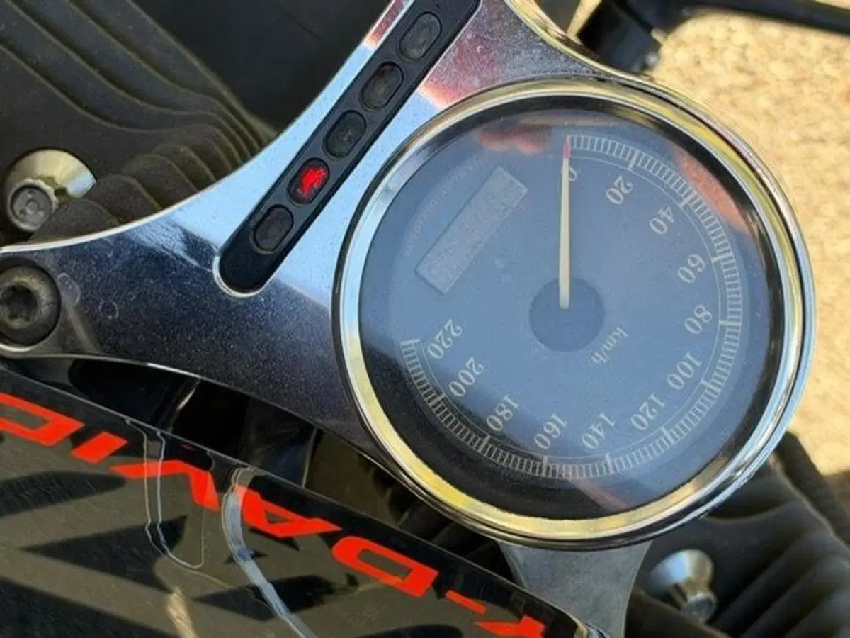 Harley-Davidson 883 R (2006 - 07) - XL 883R (7)
