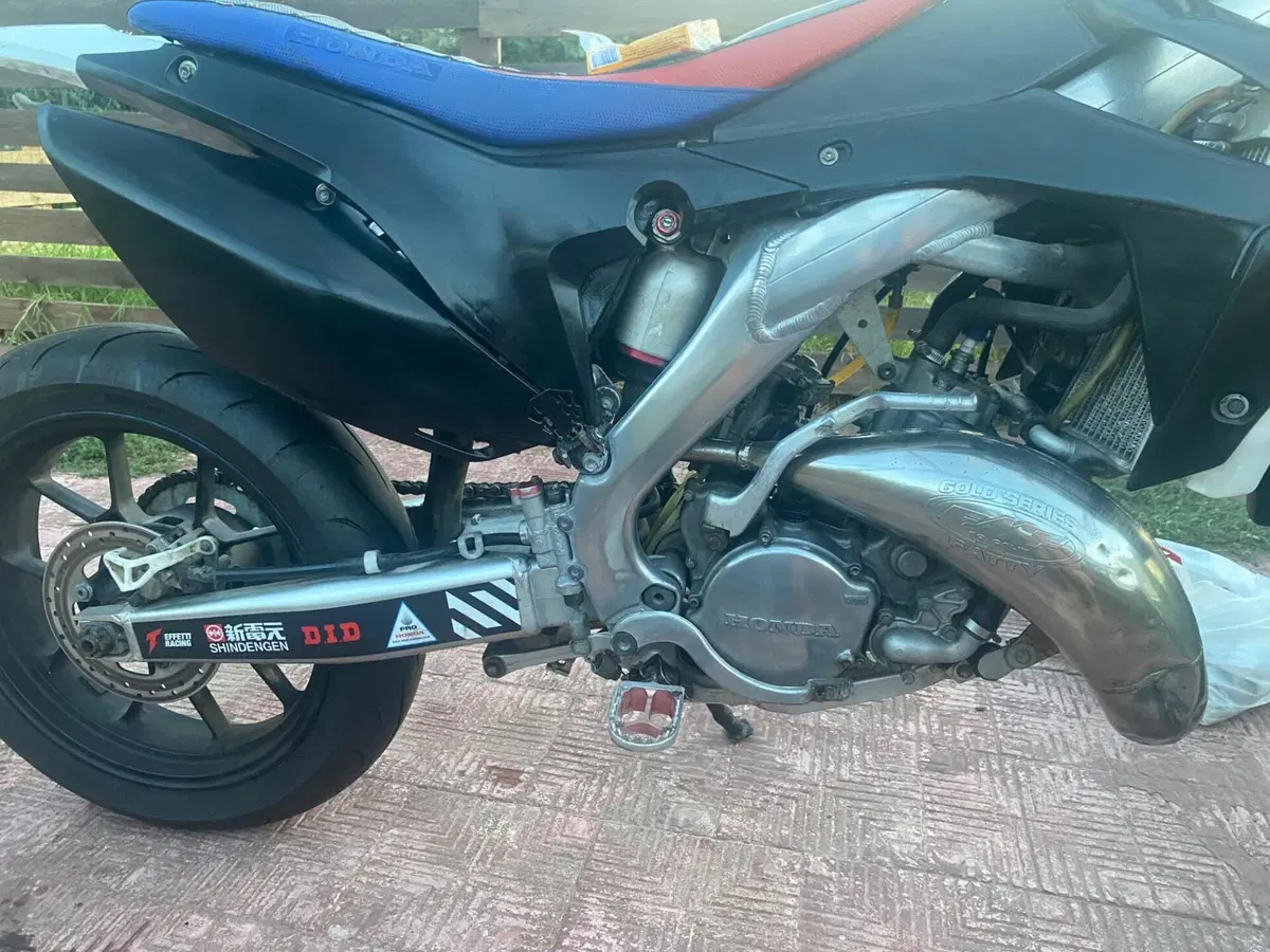 Honda CR 125 R Motard (2000 - 02) (10)