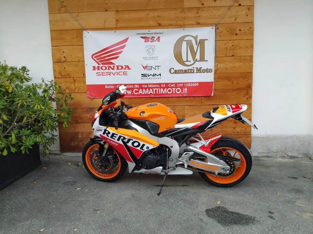 Honda CBR 1000 RR Fireblade (2012 - 16) (2)