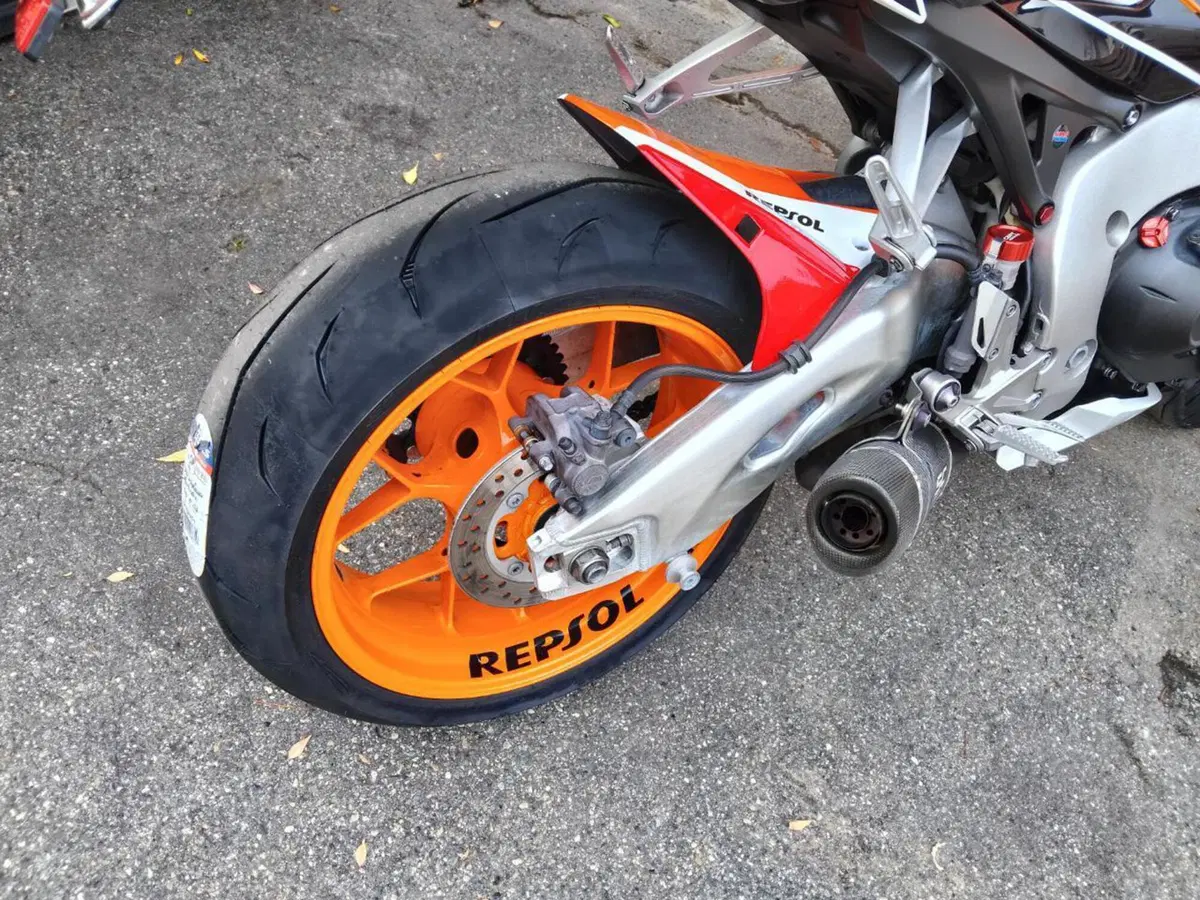 Honda CBR 1000 RR Fireblade (2012 - 16) (7)
