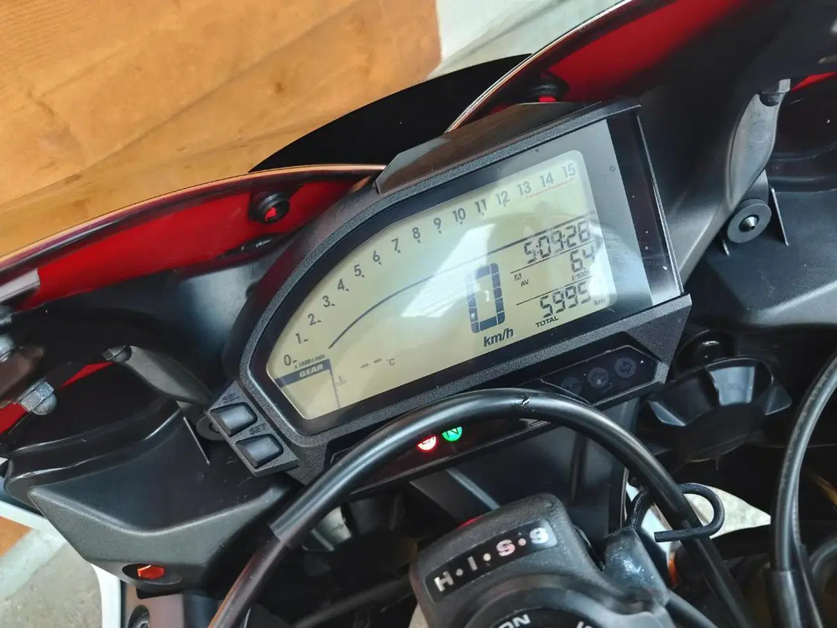 Honda CBR 1000 RR Fireblade (2012 - 16) (9)