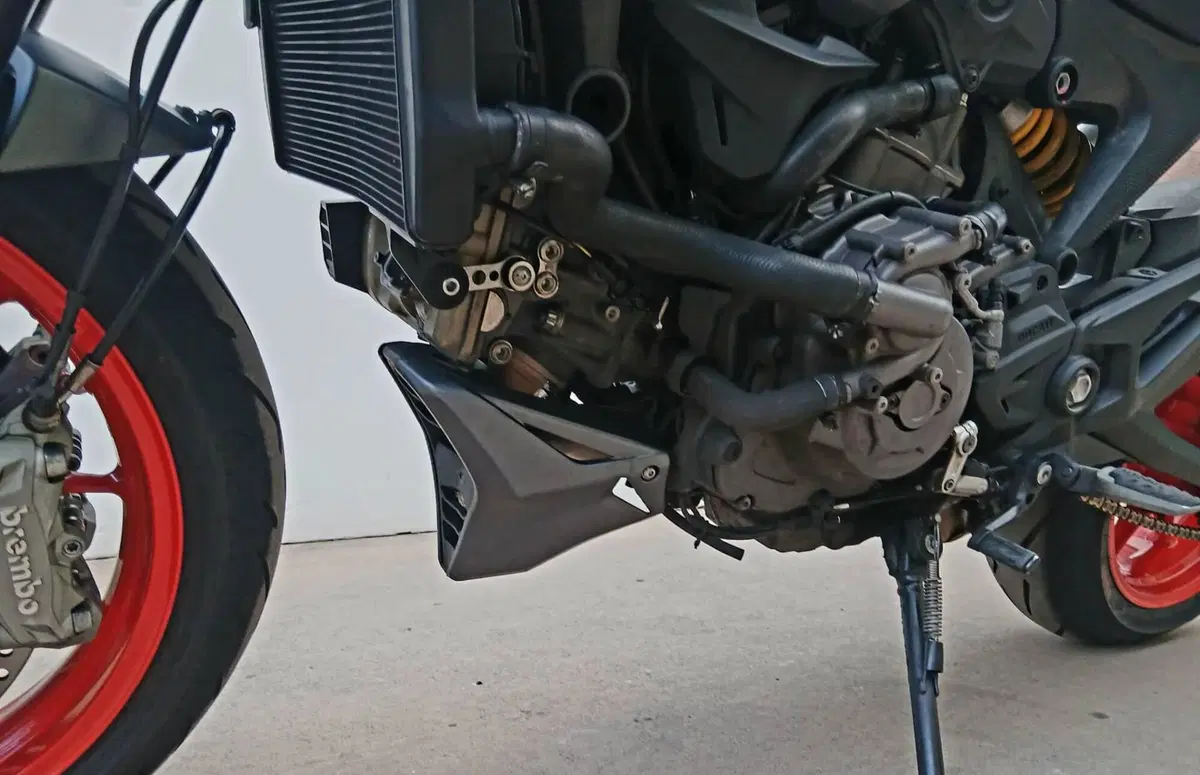 Ducati Monster 937 + (2021 - 25) (5)