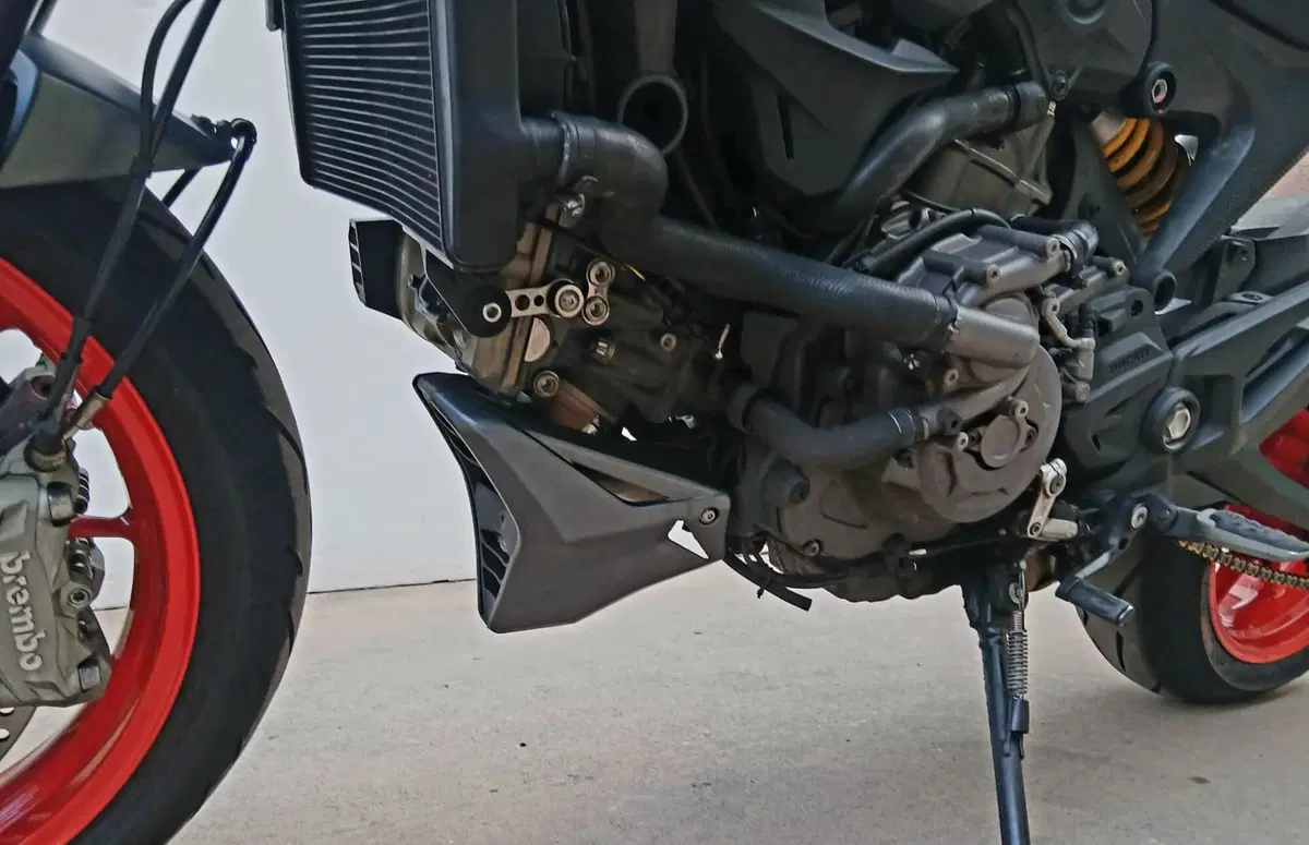Ducati Monster 937 + (2021 - 25) (5)
