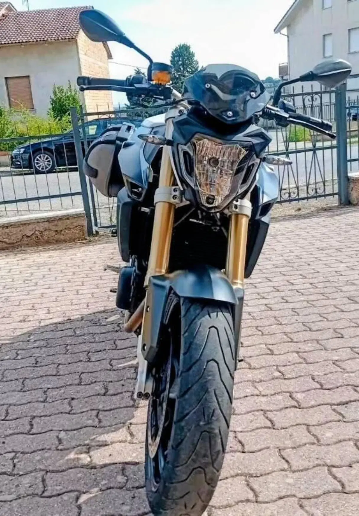 Bmw F 800 R (2015 - 16) (2)