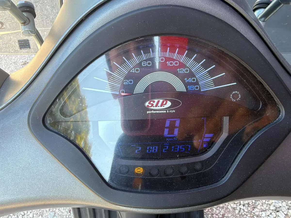 Vespa GTS 300 (2017 - 18) (6)