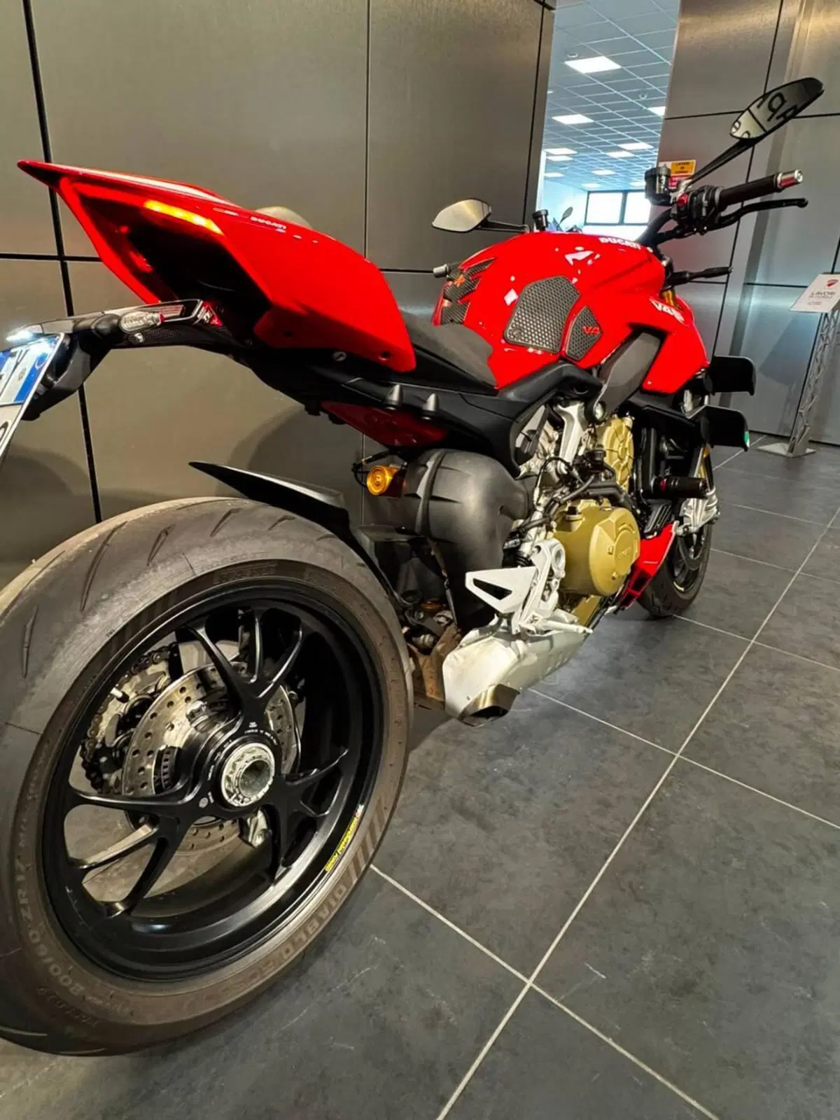 Ducati Streetfighter V4 1100 S (2021 - 22) (6)