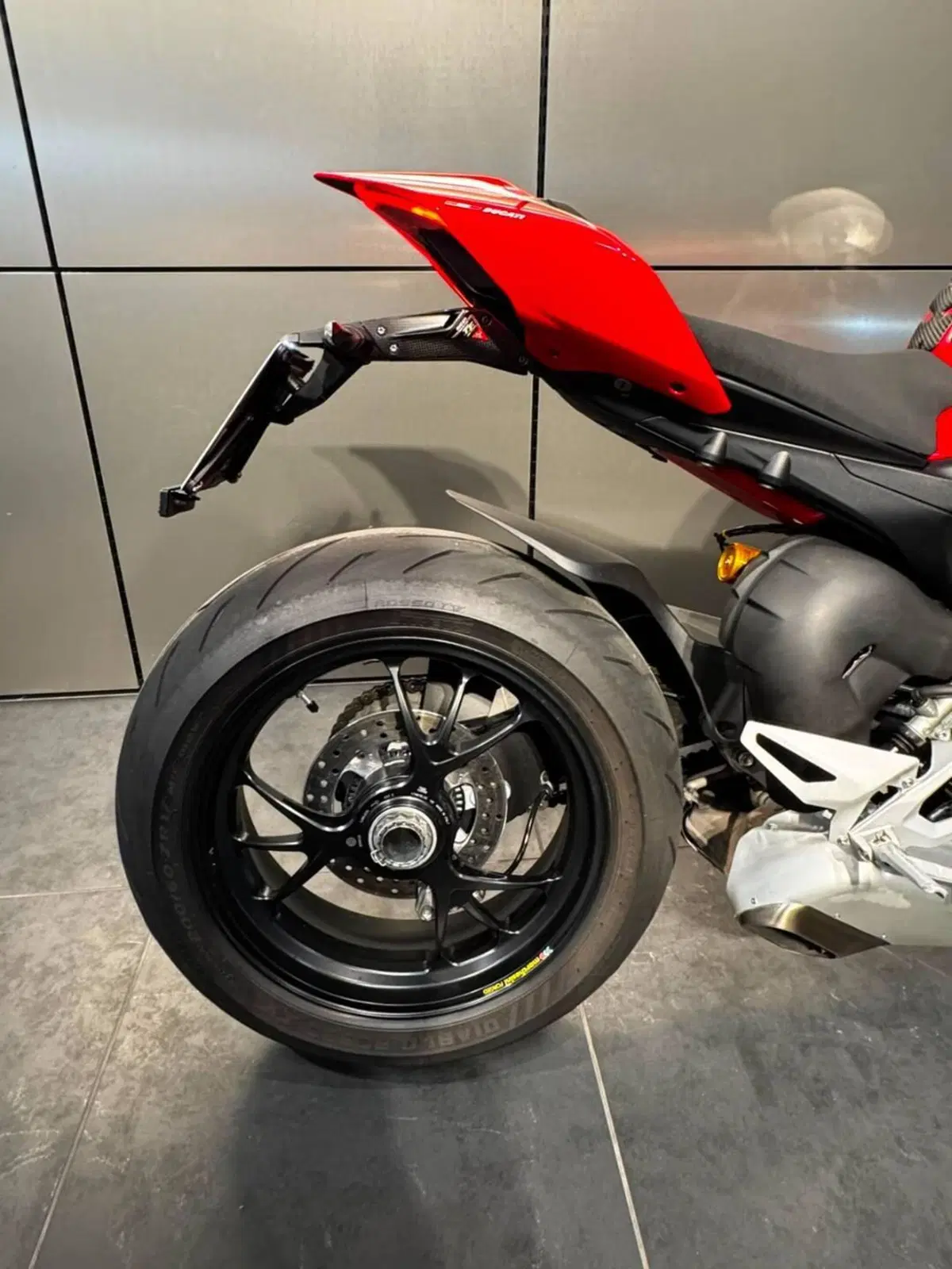 Ducati Streetfighter V4 1100 S (2021 - 22) (9)