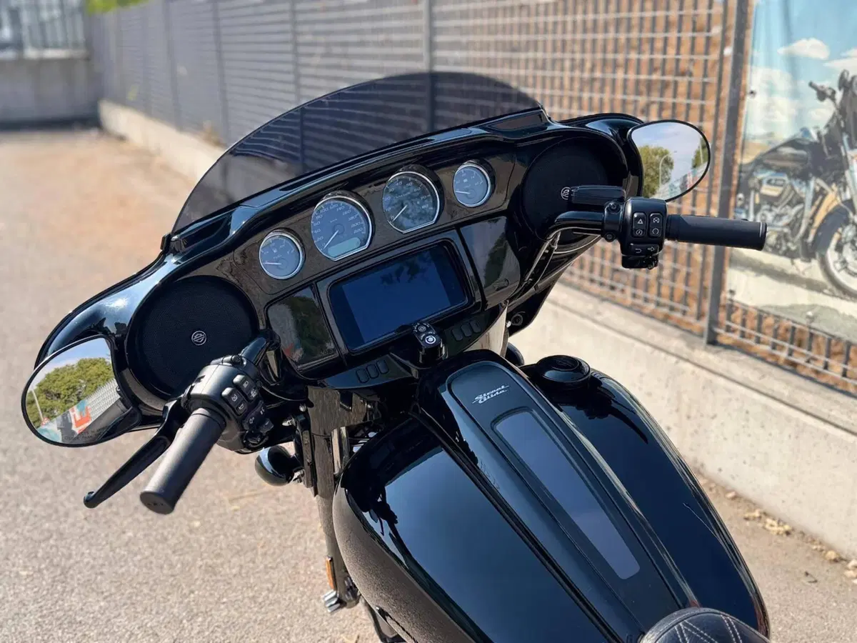 Harley-Davidson Street Glide ST (2022 - 23) (2)