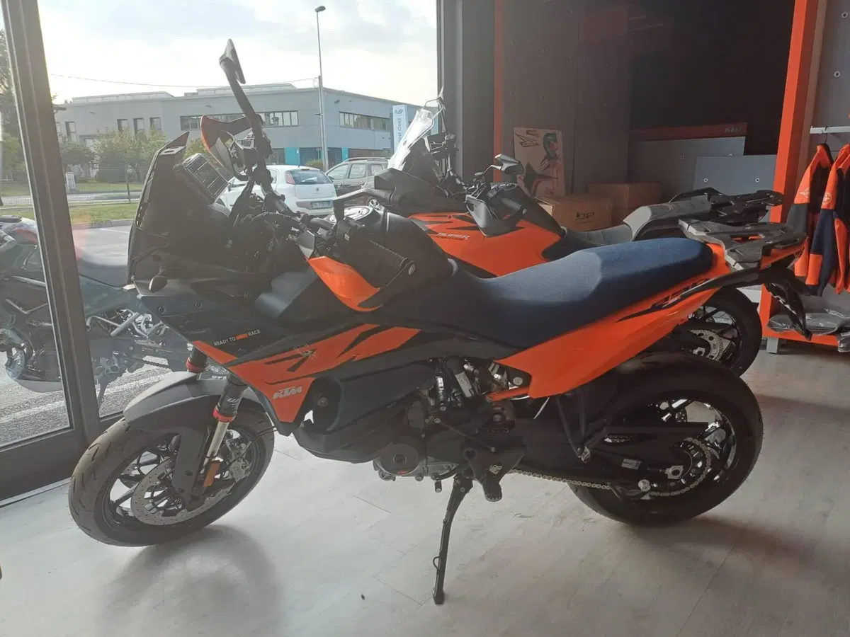 KTM 890 SMT (2026) (2)