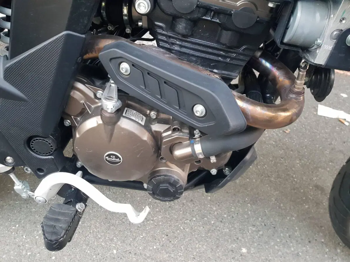 FB Mondial SMX 125 Motard (2021 - 24) (4)
