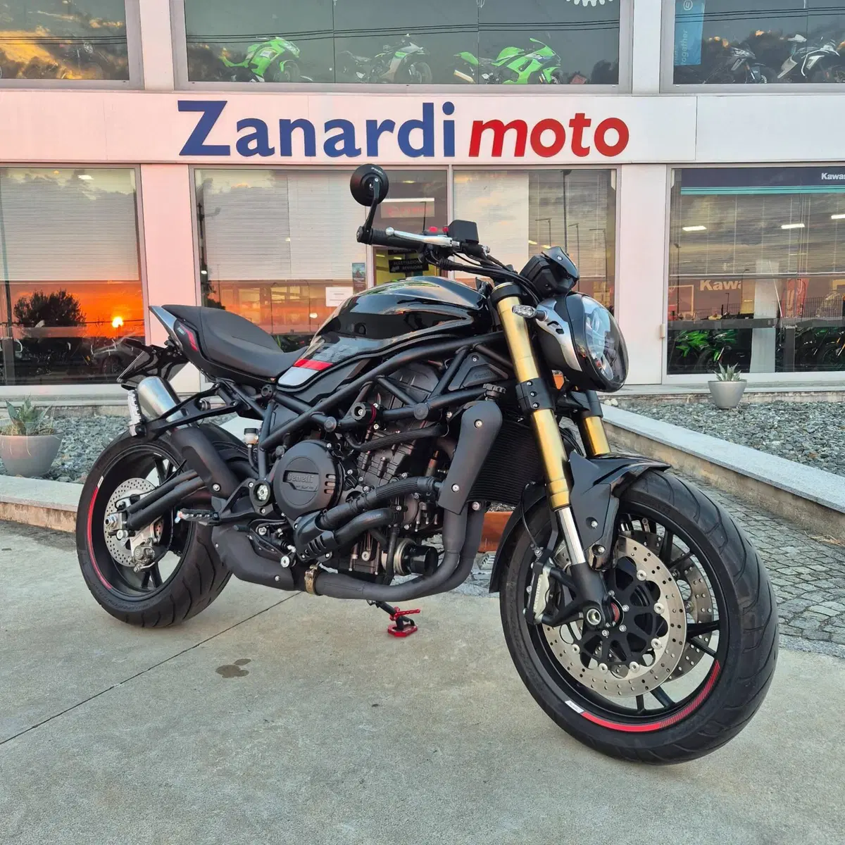 Benelli 752 S (2022 - 25)