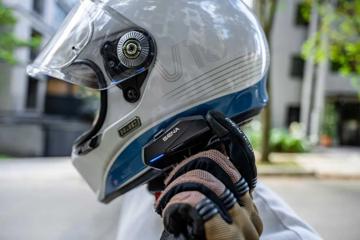 SENA Apex e Apex Plus, gli interfoni con batteria intercambiabile