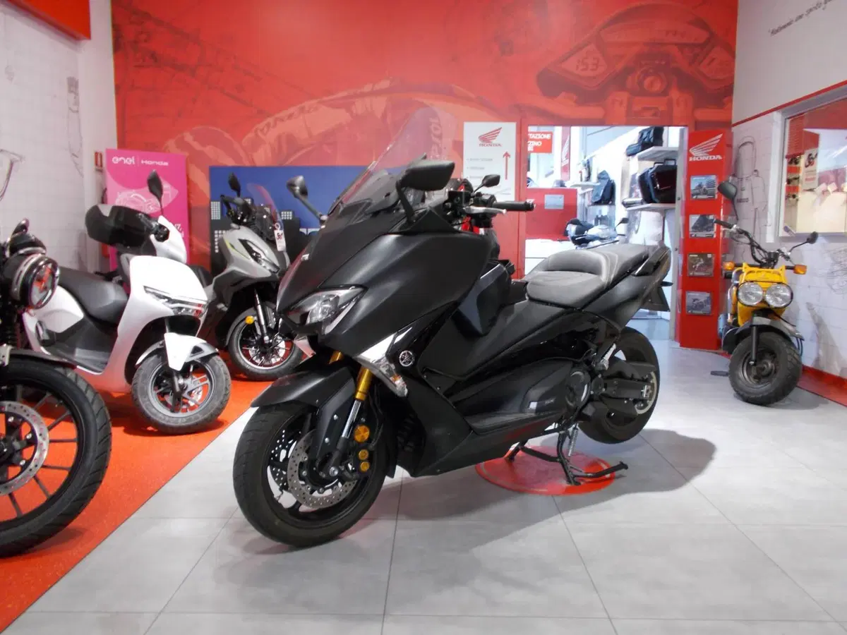 Yamaha T-Max 530 SX (2017 - 19) (2)