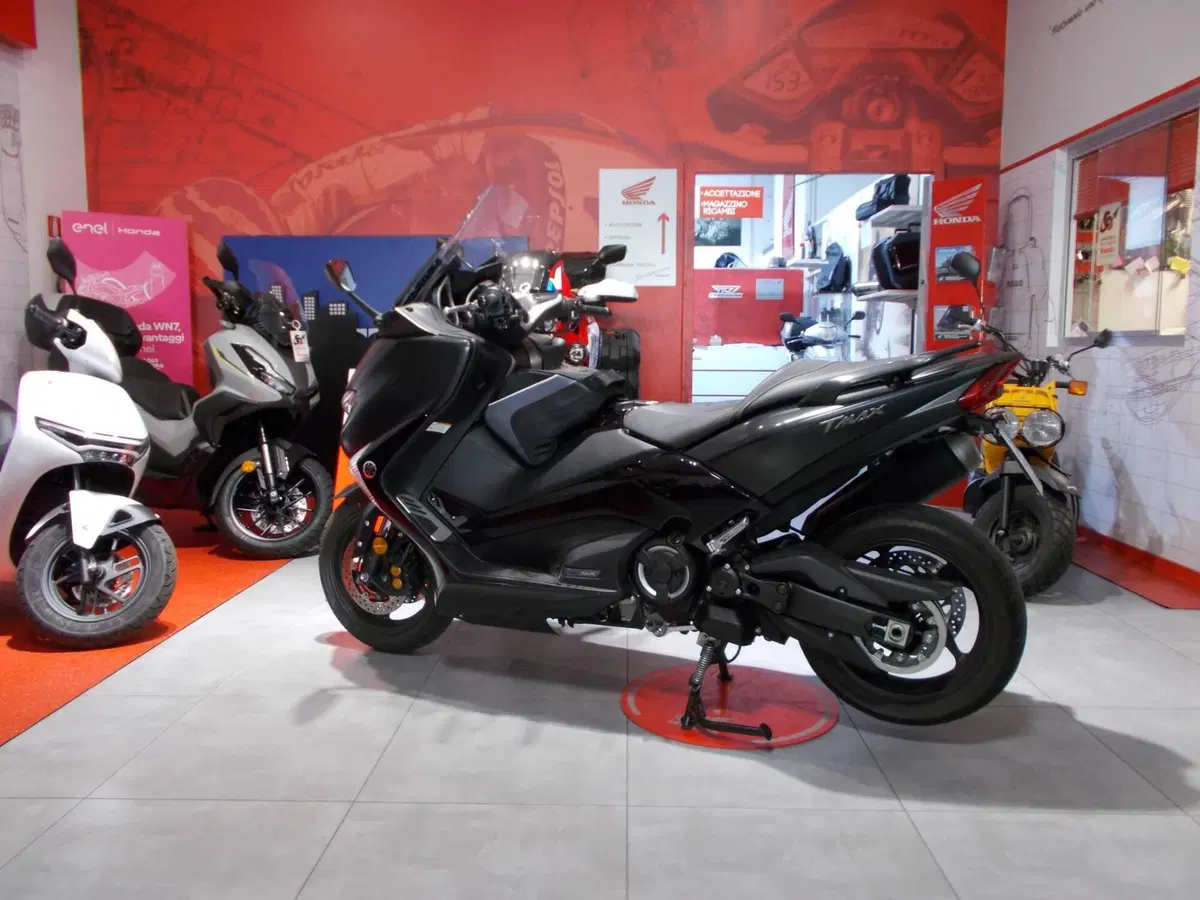 Yamaha T-Max 530 SX (2017 - 19) (5)