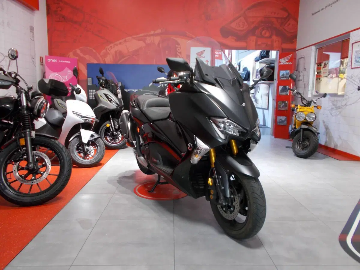 Yamaha T-Max 530 SX (2017 - 19) (7)