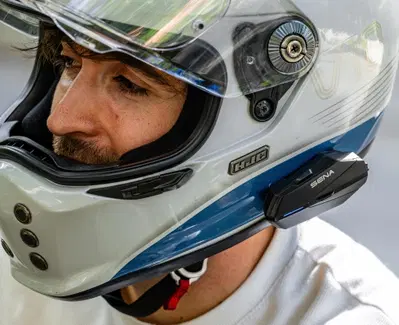 SENA Apex e Apex Plus, gli interfoni con batteria intercambiabile