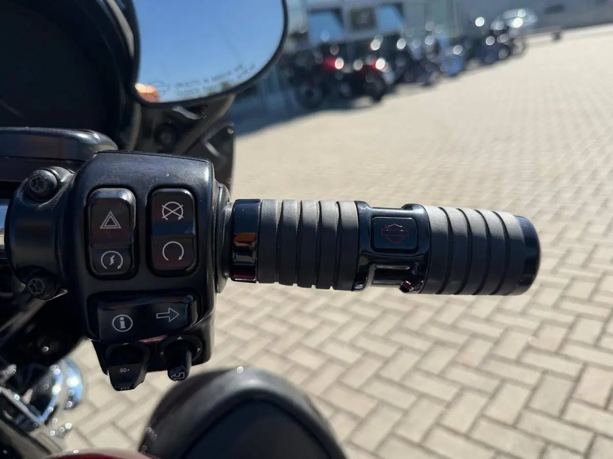 Harley-Davidson 1690 Electra Glide Ultra Limited (2014 - 15) - FLHTK (6)