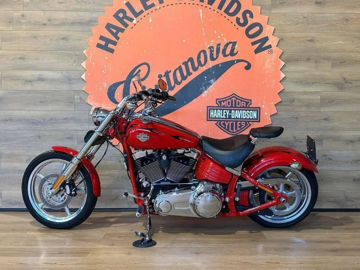 Harley-Davidson 1584 Rocker C (2009 - 11) - FXCWC (8)