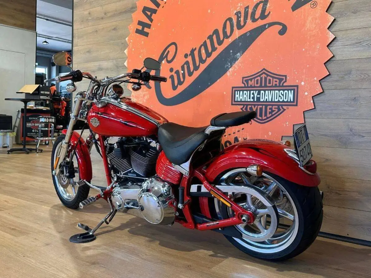 Harley-Davidson 1584 Rocker C (2009 - 11) - FXCWC (10)