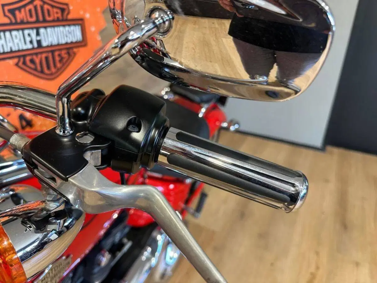 Harley-Davidson 1584 Rocker C (2009 - 11) - FXCWC (13)
