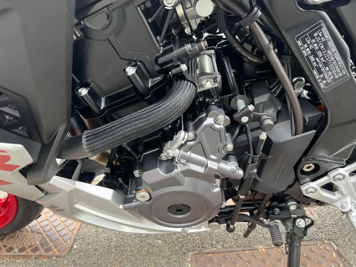 Suzuki GSX-8R (2024 - 26) (15)