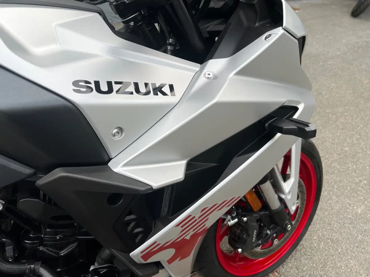 Suzuki GSX-8R (2024 - 26) (6)