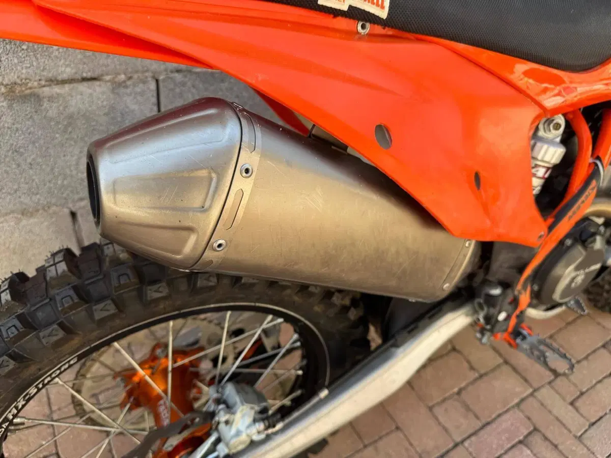 KTM 250 SX-F (2022) (4)