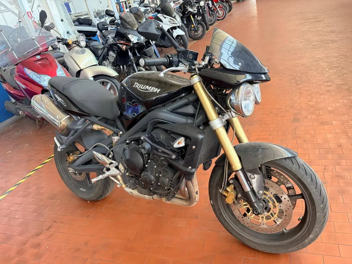 Triumph Street Triple (2007 - 12)