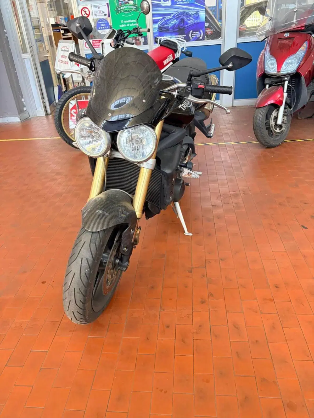 Triumph Street Triple (2007 - 12) (2)