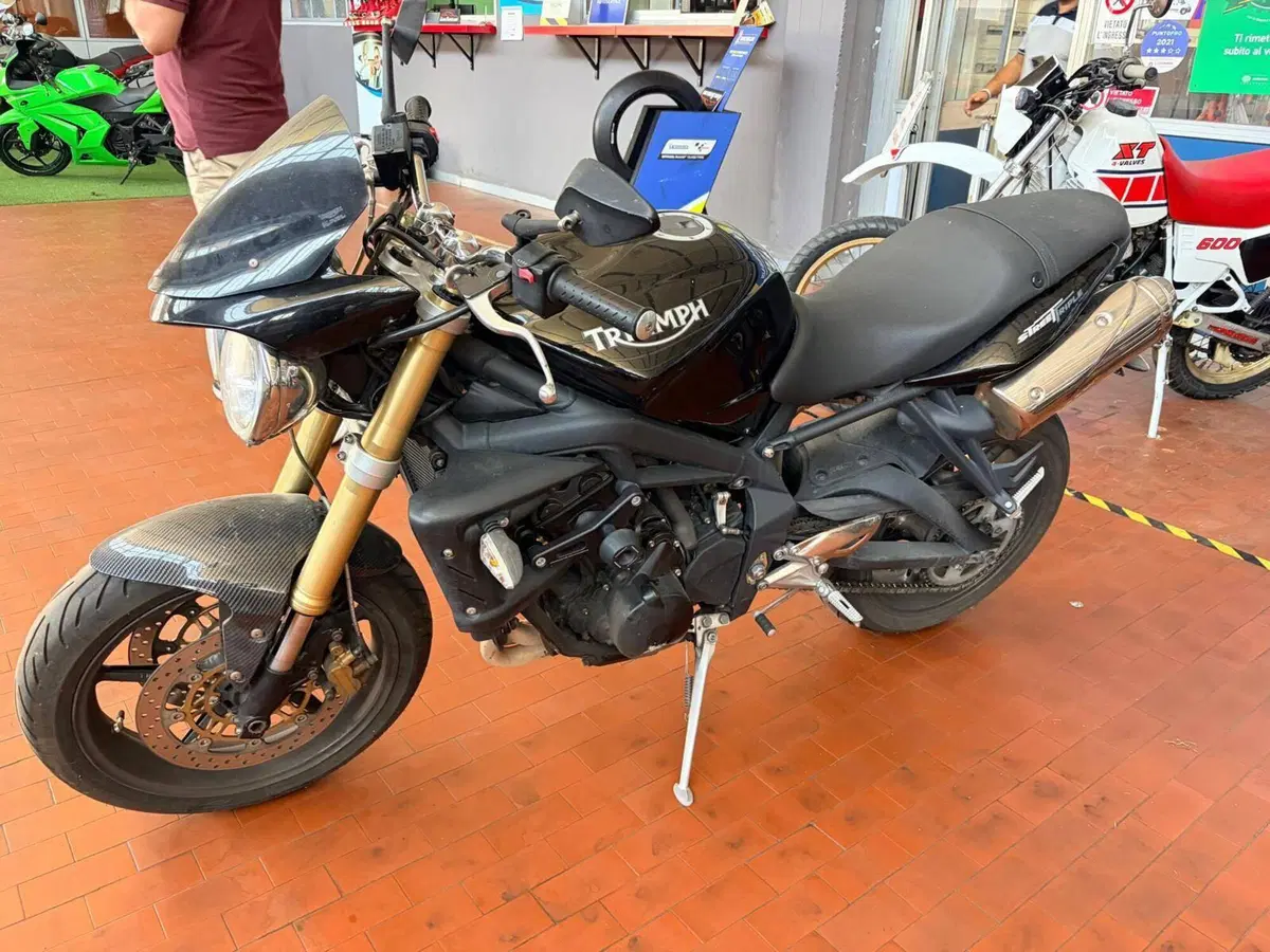 Triumph Street Triple (2007 - 12) (3)