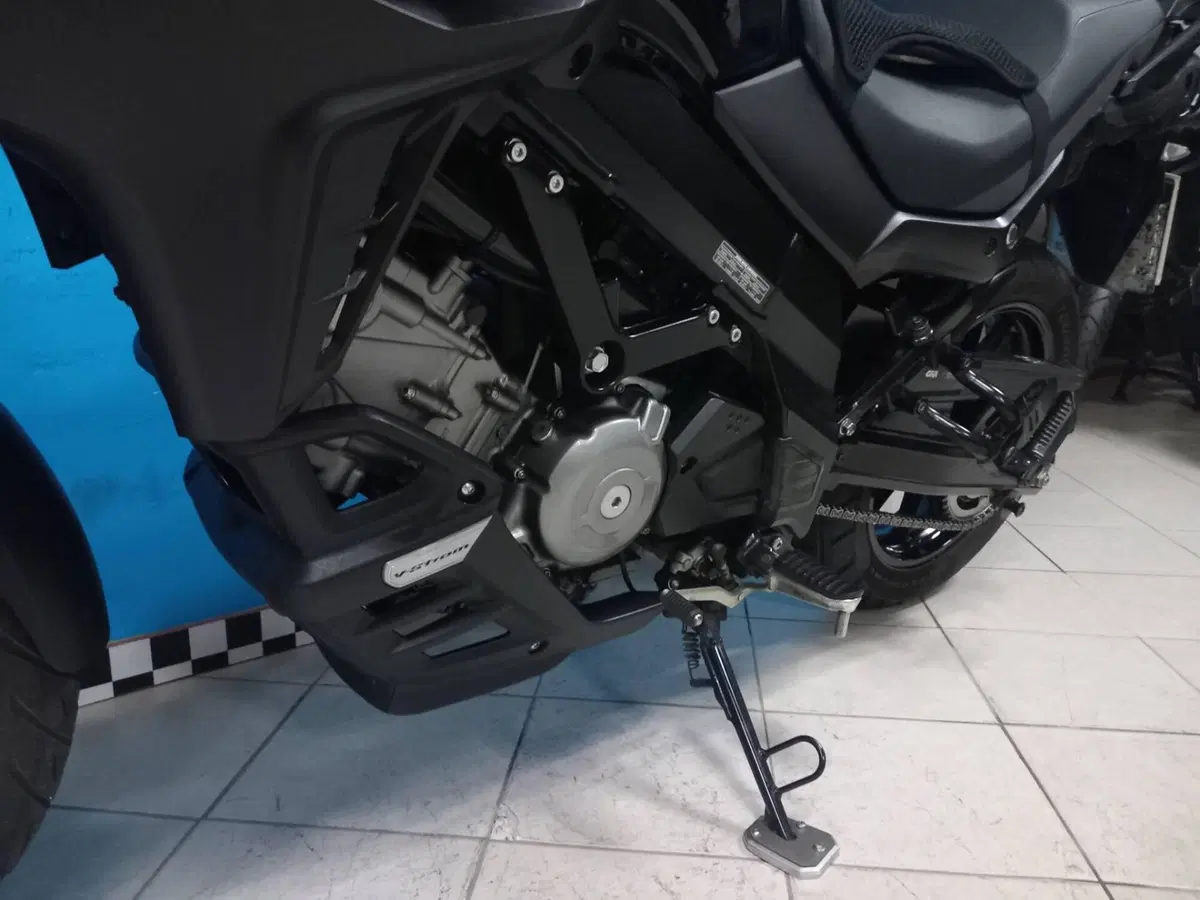 Suzuki V-Strom 650 (2021 - 25) (10)