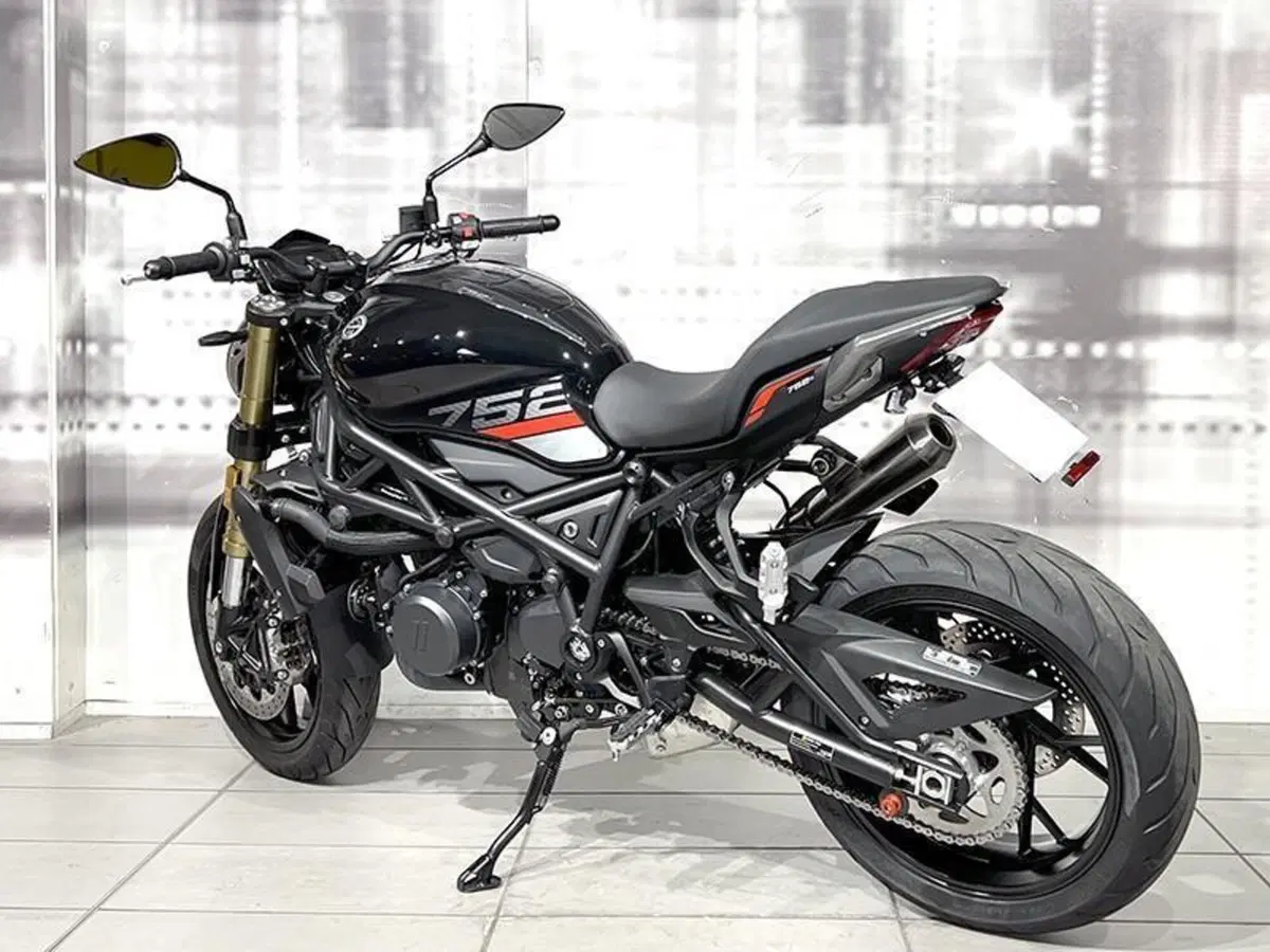 Benelli 752 S (2022 - 25) (2)