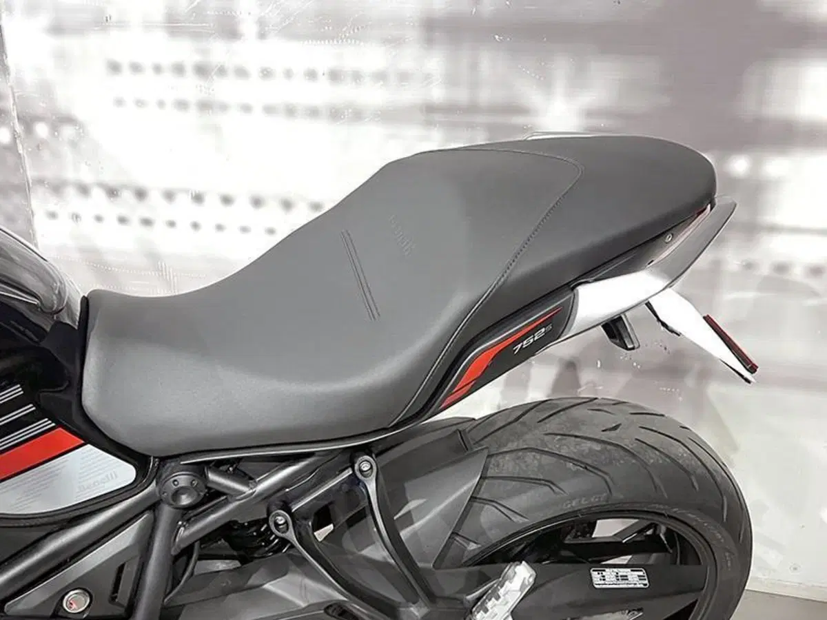 Benelli 752 S (2022 - 25) (5)