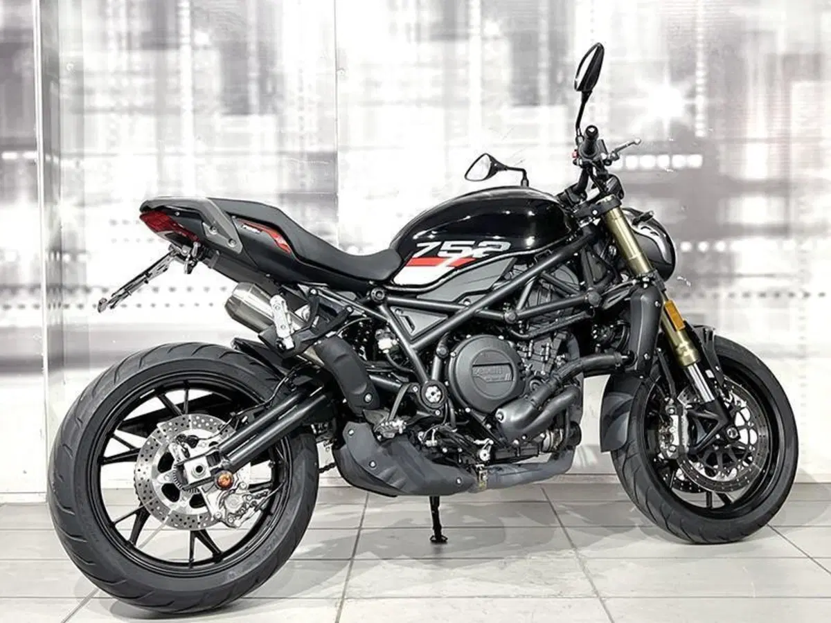 Benelli 752 S (2022 - 25) (8)