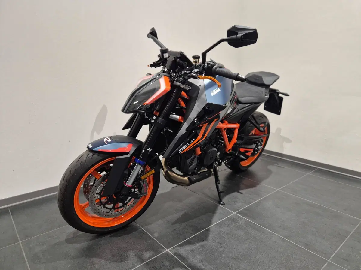 KTM 1290 Super Duke R EVO (2022 - 23) (2)