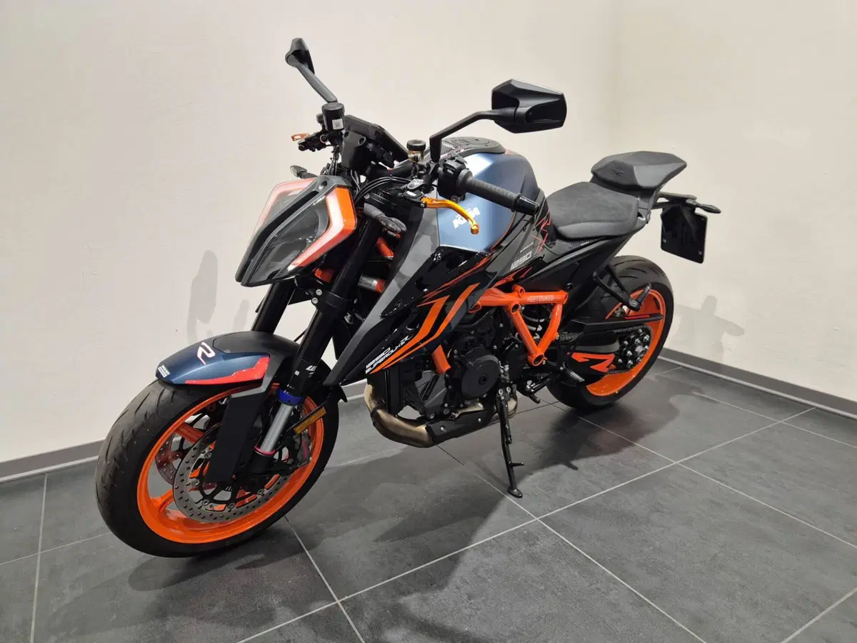 KTM 1290 Super Duke R EVO (2022 - 23) (6)