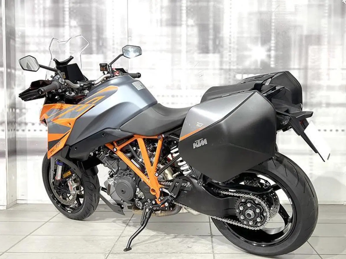 KTM 1290 Super Duke GT (2021 - 25) (2)