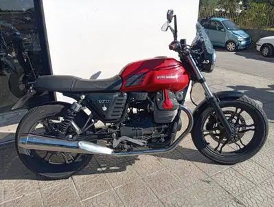 Moto Guzzi V7 II Stone (2015 - 17) usata