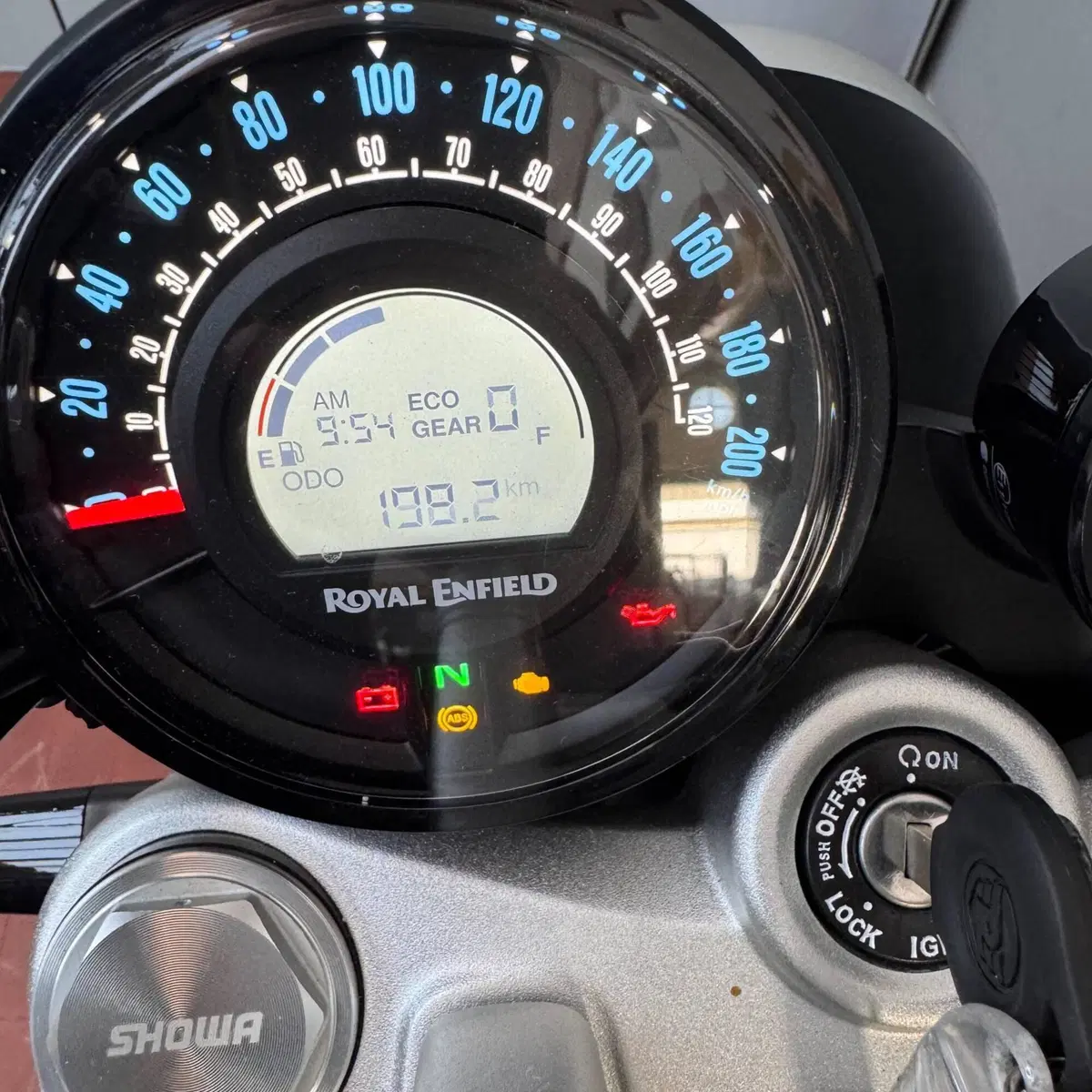 Royal Enfield Super Meteor 650 (2023 - 26) (2)