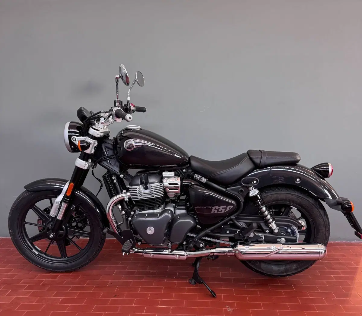 Royal Enfield Super Meteor 650 (2023 - 26) (5)