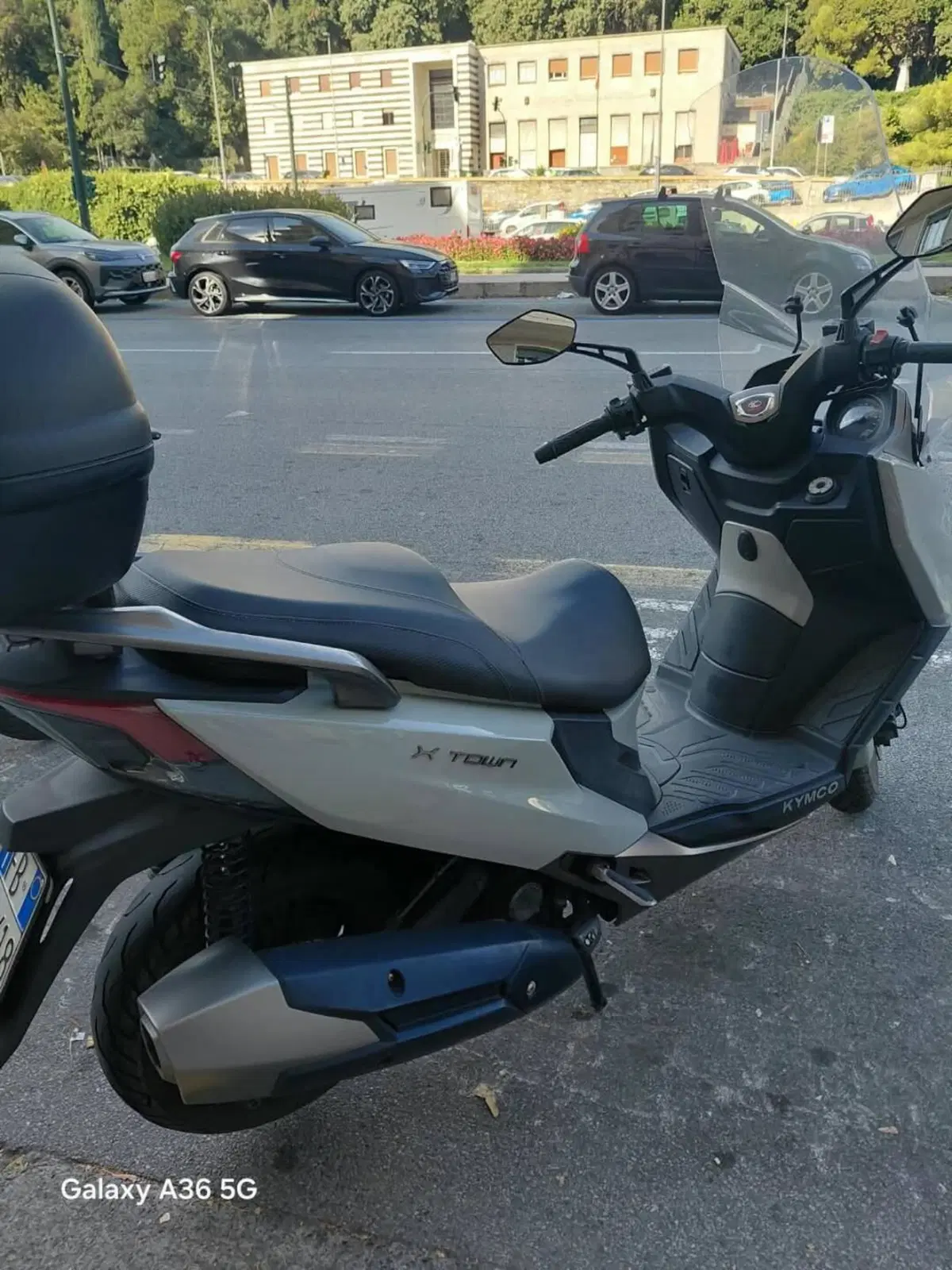 Kymco X-Town 300i City (2021 - 25) (2)