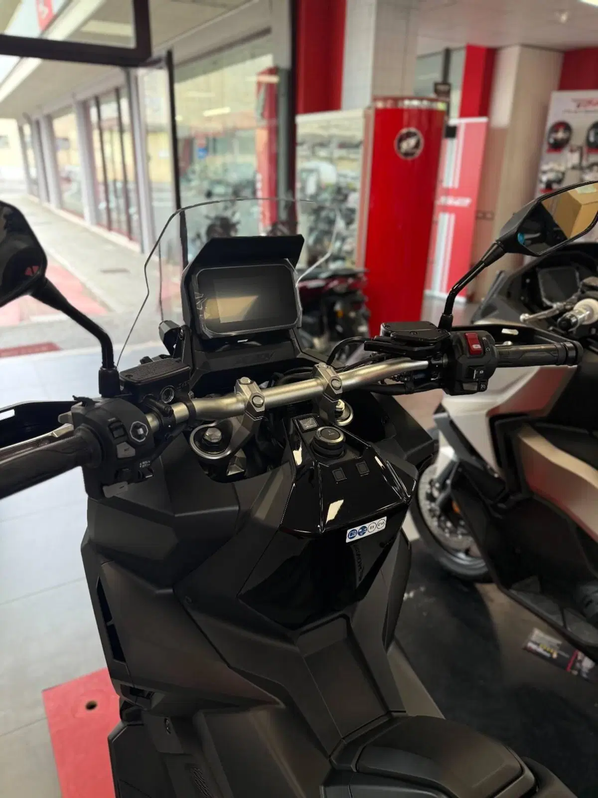 Honda X-ADV 750 Special Edition (2026 - 27) (4)