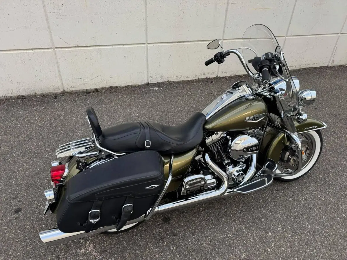 Harley-Davidson 1690 Road King (2013 - 16) - FLHR (3)