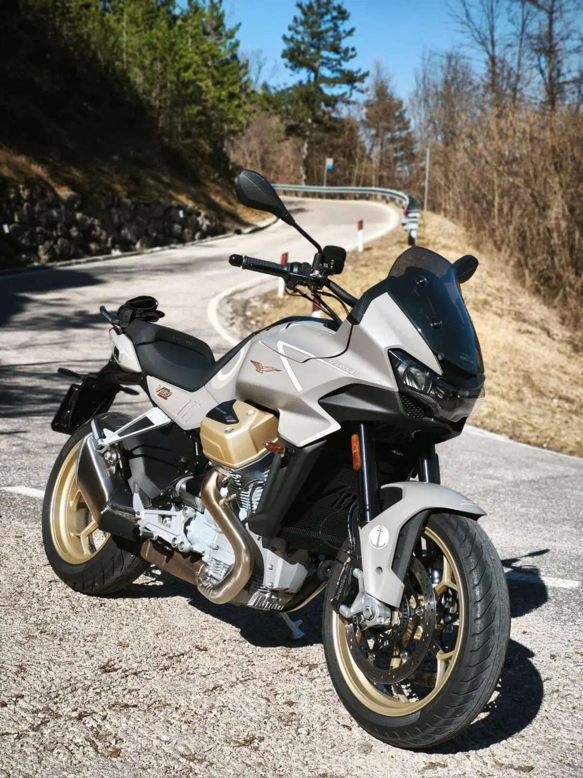Moto Guzzi V100 Mandello Aviazione Navale (2023 - 24)