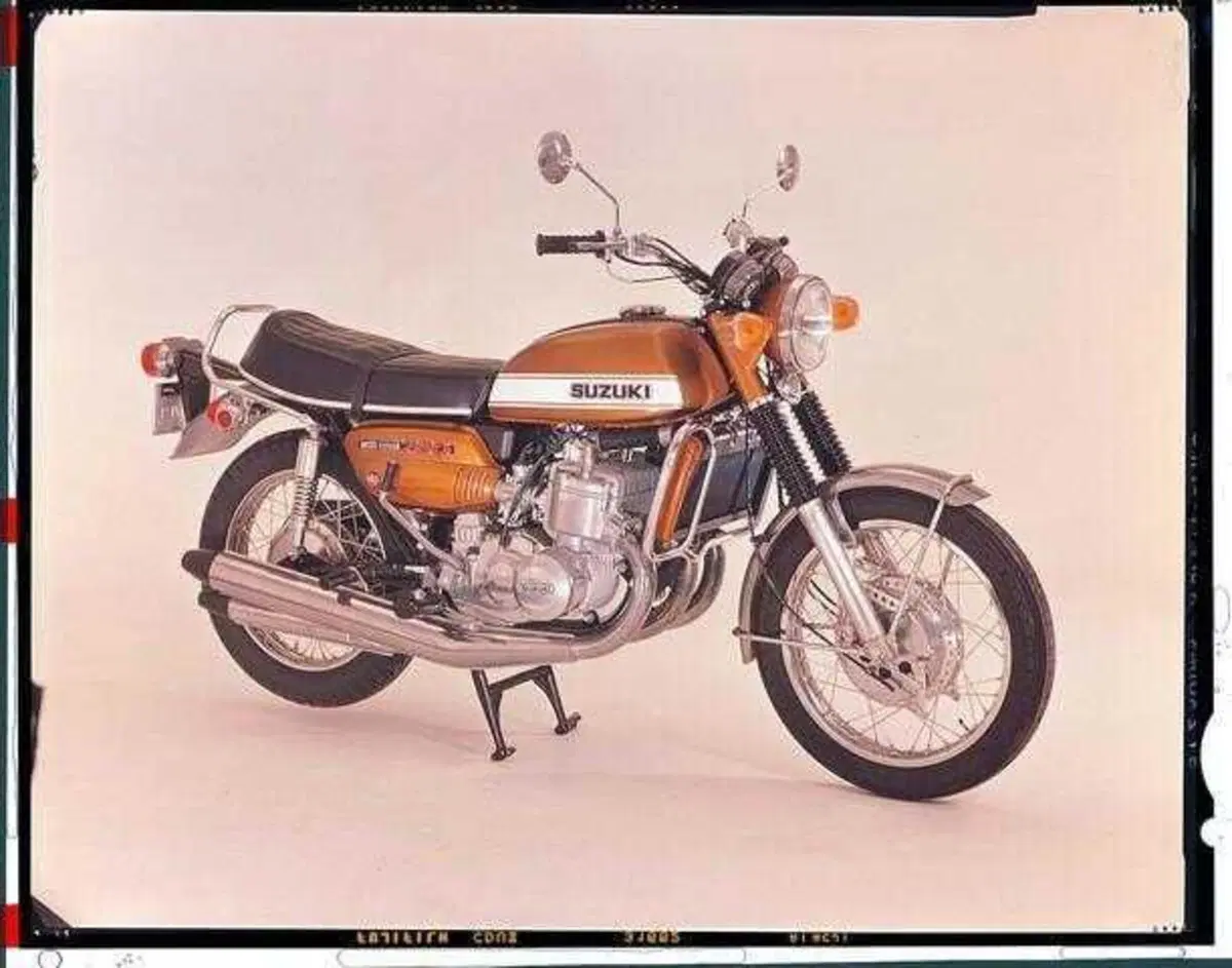 Suzuki Italia celebra 50 anni al Salone Nautico di Genova. Tutta la storia... in breve! (12)
