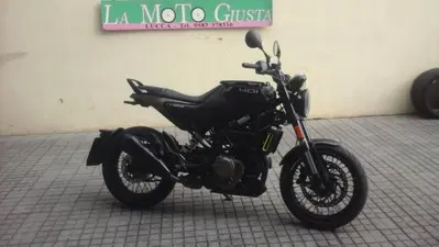 Husqvarna Svartpilen 401 (2021 - 23) usata