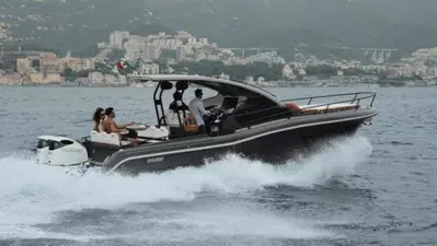 Suzuki Italia celebra 50 anni al Salone Nautico di Genova. Tutta la storia... in breve!
