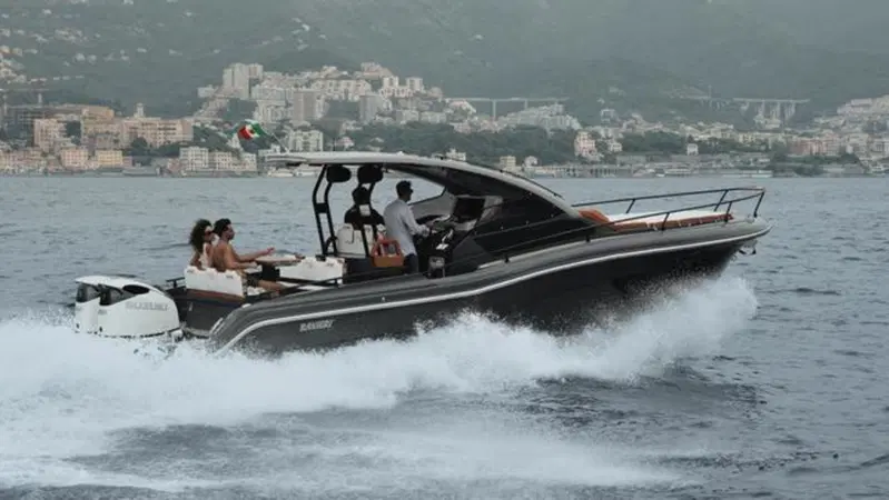 Suzuki Italia celebra 50 anni al Salone Nautico di Genova. Tutta la storia... in breve!